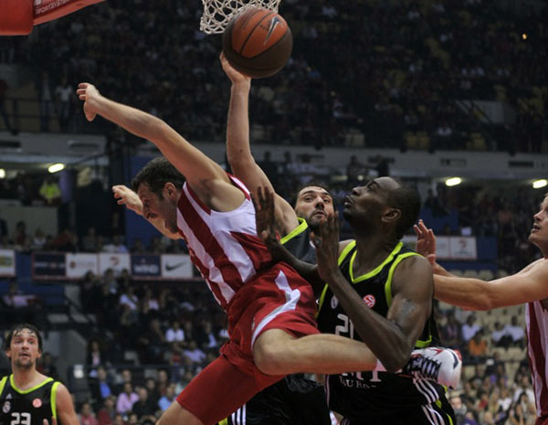 官方：阿贾克斯与18岁后防小将亚伦·鲍曼续约至2030年（阿贾克斯官宣：18岁后防新秀亚伦·鲍曼续约至2030年）