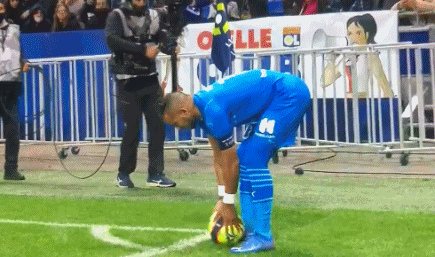 斯普利特：霍勒迪状态正在好转，他与塞布尔暂未进行对抗训练（斯普利特：霍勒迪恢复良好，他与塞布尔尚未进行对抗训练）