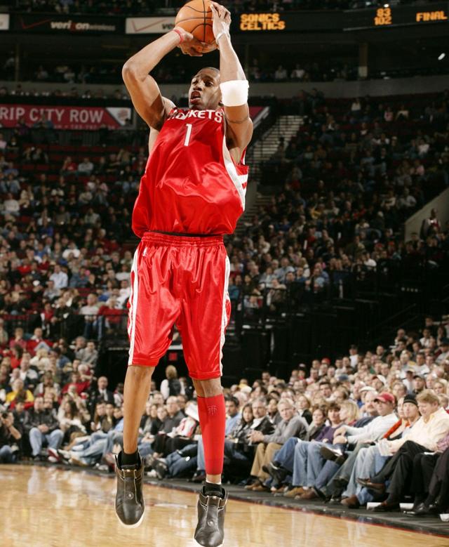 高开低走！公牛7连败之后跌出东部前十（开局强势难续，公牛7连败滑出东部前十）