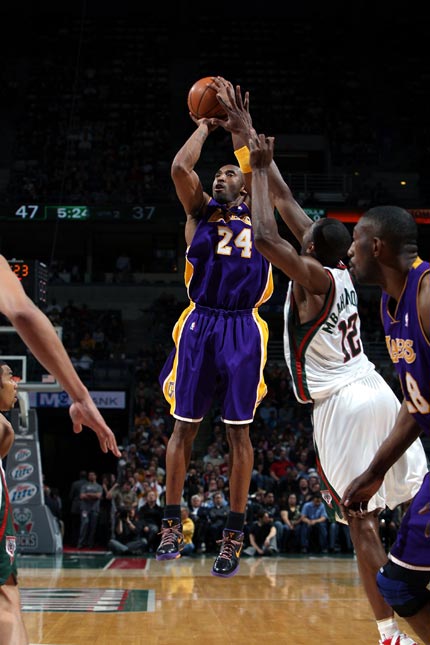 黄蜂队得分盘点：10人贡献，8人得分上双（黄蜂多点开花：10人建功，8人得分上双）