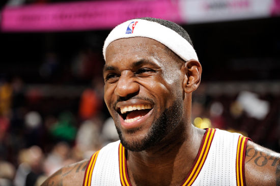 拜仁官方：于帕梅卡诺未进入本轮名单，是因为负荷管理轮休（拜仁通报：于帕梅卡诺因负荷管理本轮轮休，未入选名单）