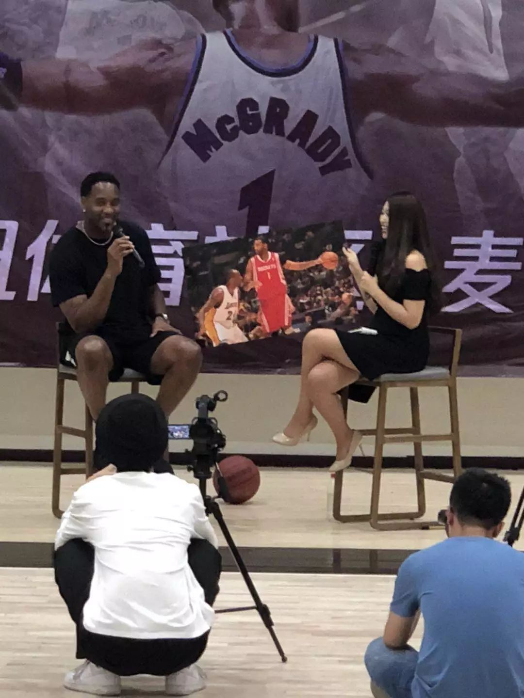 英格兰球员周薪排行榜：伊万-托尼42.3万镑居首，凯恩第二（英格兰球员周薪榜：伊万·托尼以42.3万镑领跑，凯恩居次）