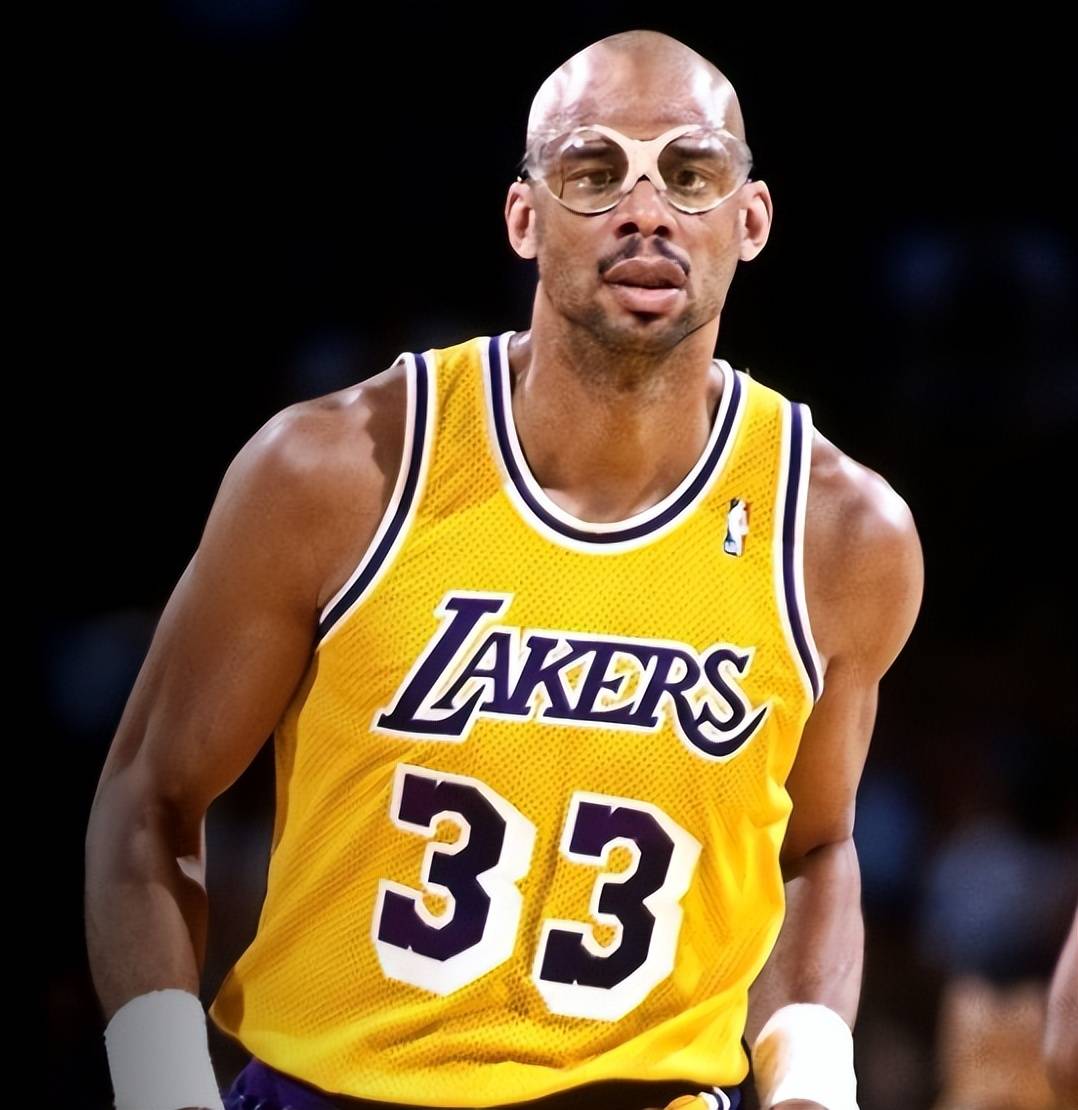 NBA战报：布里奇斯35分，黄蜂118-111加时击败猛龙（NBA速递：布里奇斯砍35分，黄蜂加时118-111力克猛龙）