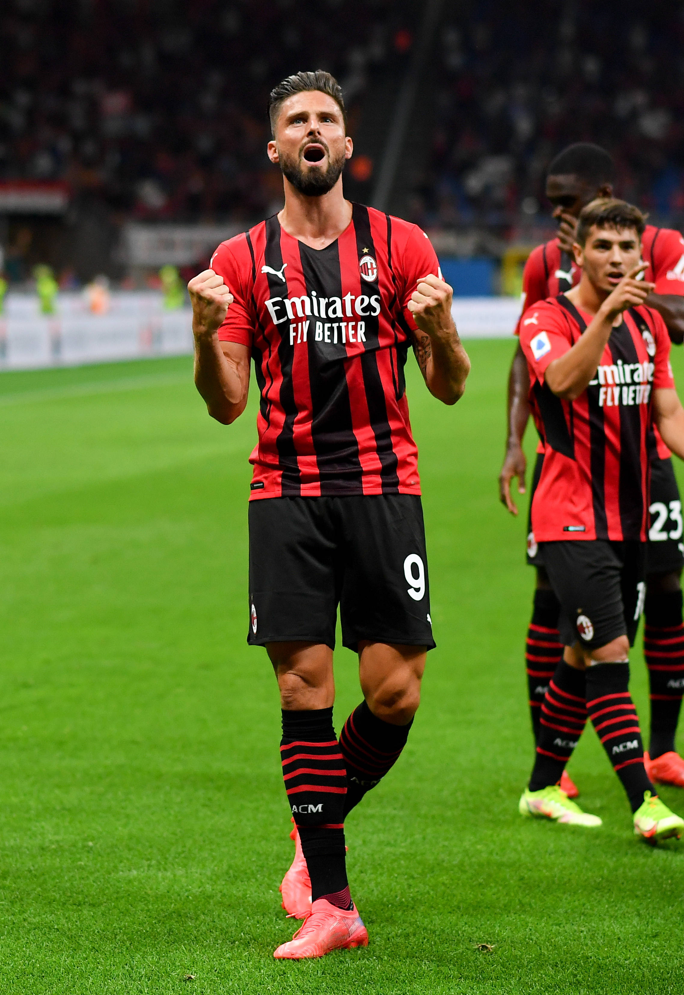 难以适应英格兰生活！维卡里奥想回意甲，国米愿意支付超2000万欧（英伦水土不服，维卡里奥盼重返意甲；国米愿出2000万欧以上）