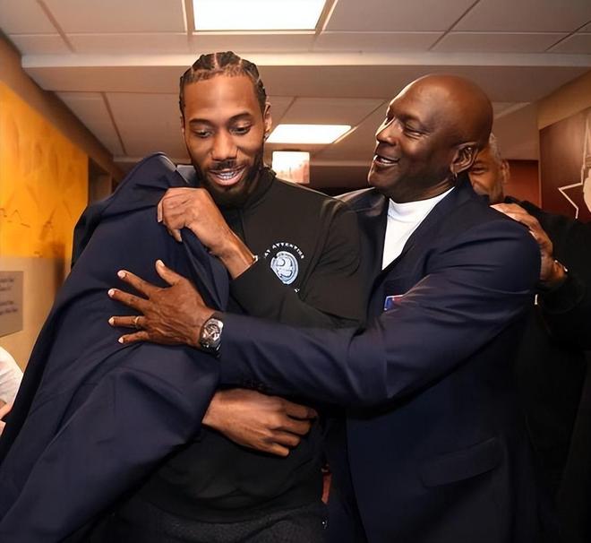 西甲前瞻：皇家奥维耶多近5轮不胜，巴列卡诺多线作战压力大（西甲前瞻：皇家奥维耶多遭遇五轮不胜，巴列卡诺多线征战压力陡增）