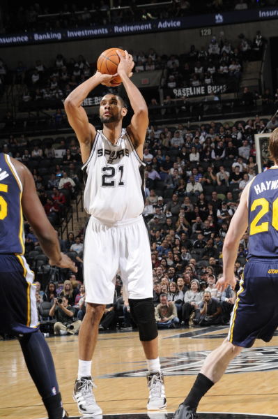 表现出色，托纳利当选欧冠纽卡vs毕尔巴鄂全场最佳球员（托纳利闪耀全场，荣膺欧冠纽卡vs毕尔巴鄂最佳球员）