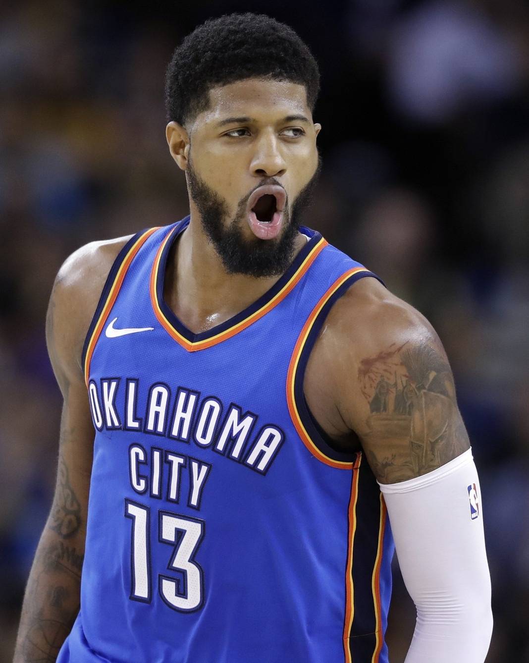 英超-十人切尔西1-1阿森纳，凯塞多蹬踏染红，枪手5分优势领跑（英超：切尔西少打一人1-1战平阿森纳，凯塞多蹬踏被罚下，阿森纳以5分优势领跑）