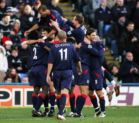 本次抽签将48支球队分为A至L共12个小组，每组...（48支球队抽签分组：A至L共12组，每组…）