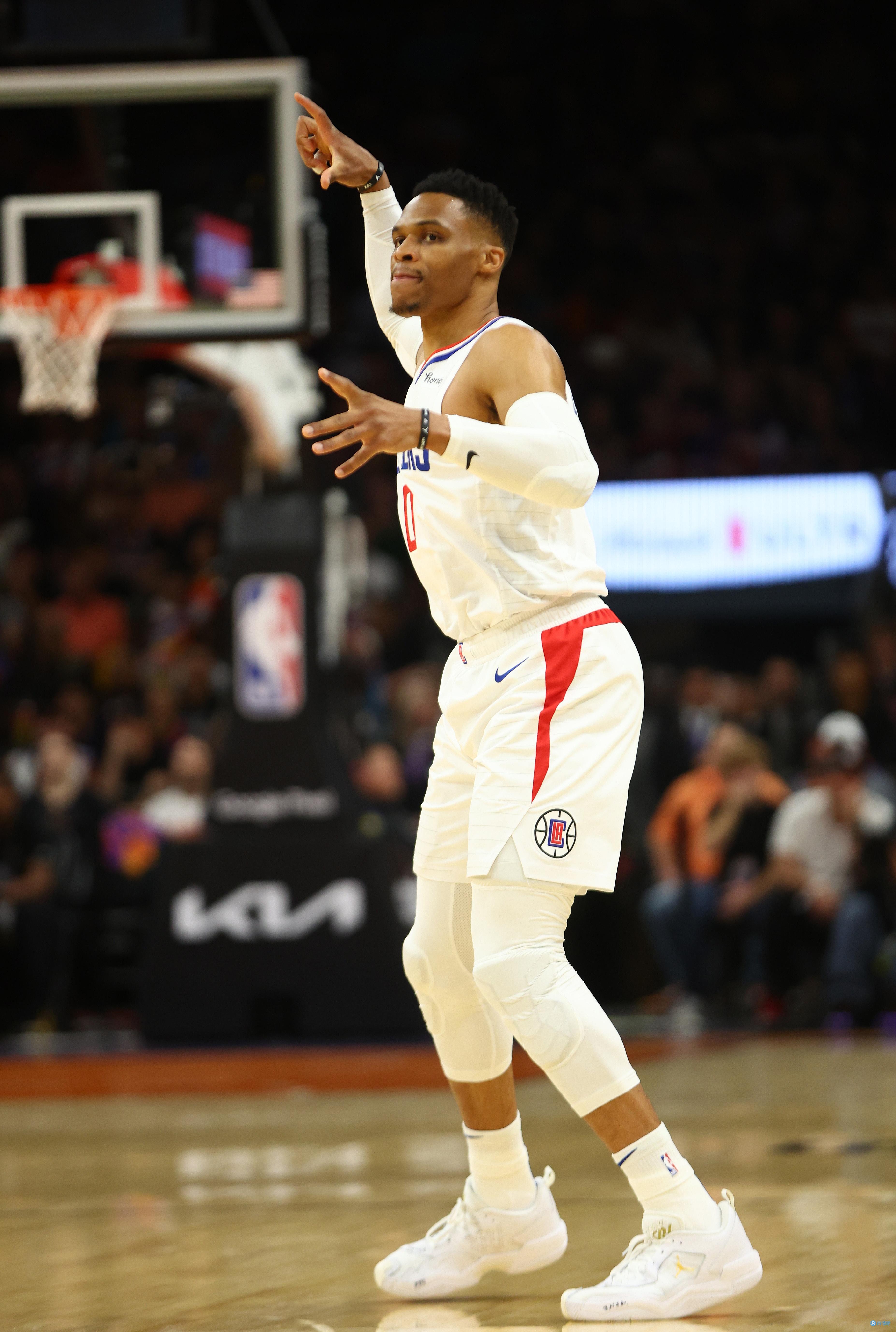 欧冠赛场精彩瞬间：巴萨2-1战胜尤文图斯,（欧冠高光时刻：巴萨2-1力克尤文图斯）