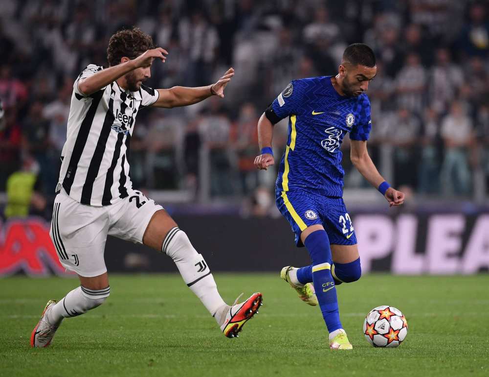 各区域场均得分王：弧顶-库里 左右45°中距离-KD 右侧中距离-小卡（各点位场均得分之王：弧顶库里，左右45°中距离KD，右侧中距离小卡）