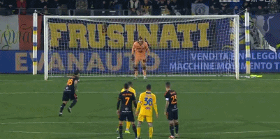 队记：拉尔森的左脚踝X光检查结果为阴性，明天进行MRI检查（队记：拉尔森左脚踝X光未见异常，明日将进行核磁共振检查）