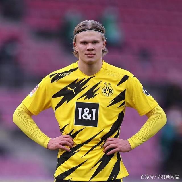 旗下球队乌拉圭第四级别联赛夺冠并升级，梅西、苏牙晒图祝贺（旗下球队夺得乌拉圭第4级别联赛冠军并成功升级，梅西与苏亚雷斯晒照致贺）