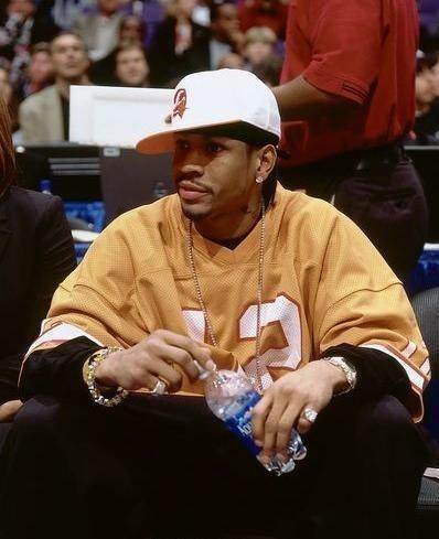 法媒：巴黎与于帕的经纪人关系密切，若他不续约会尝试免签（法媒：巴黎与于帕经纪团队关系良好，若续约搁浅将寻求自由身引进）