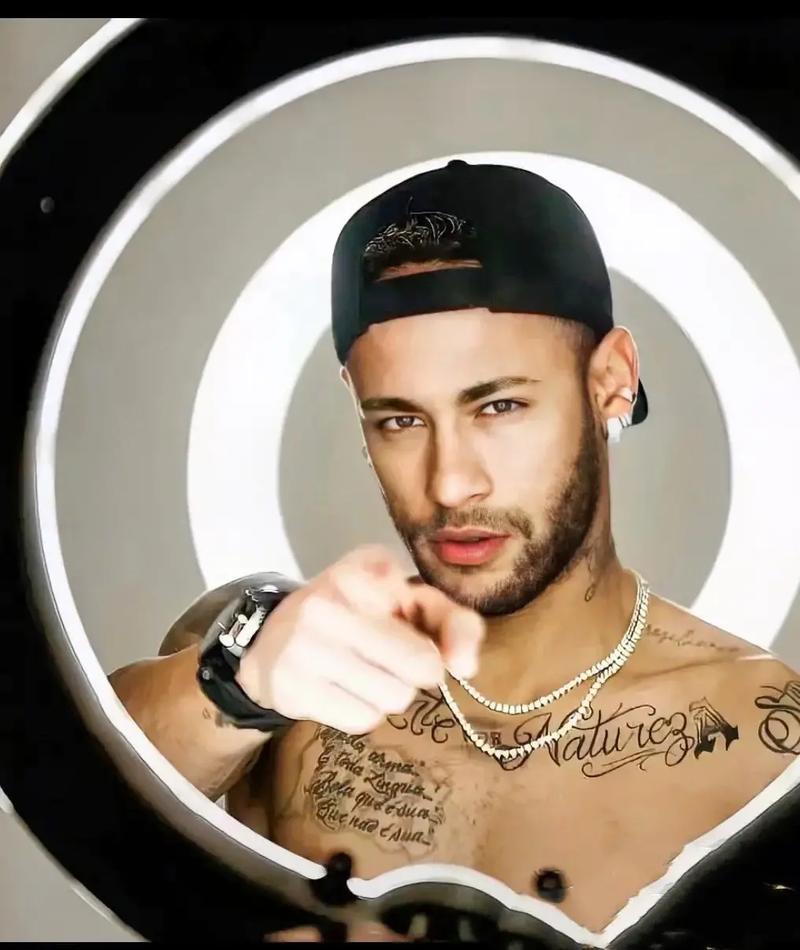 名宿：不是所有国米球迷都为劳塔罗疯狂，但他的态度令人惊叹（名宿：劳塔罗未必让所有国米球迷买账，但他的态度令人称道）