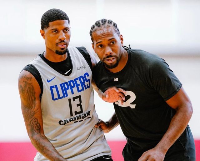 文班·戴维斯：篮球场上的璀璨明星（文班·戴维斯：篮坛耀眼新星）