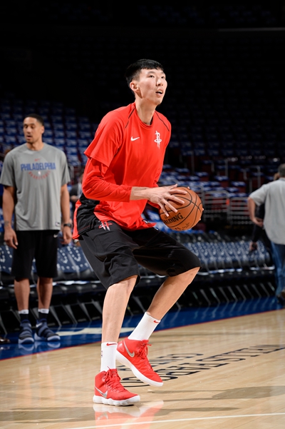 恩里克：裁判只给卡马拉黄牌？只能说舍瓦利耶很幸运没受大伤（恩里克质疑仅罚卡马拉黄牌：舍瓦利耶幸运未受重伤）