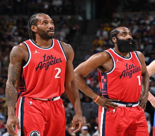 德天空：拜仁不打算冬窗外租威兹德姆，孔帕尼将给他出场时间（德天空：拜仁冬窗不考虑外租威兹德姆，孔帕尼将给予出场机会）