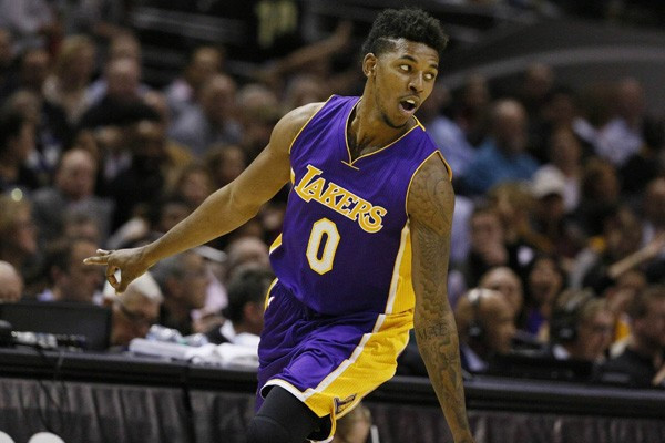 阿斯：阿隆索命运不是到超级杯才决定，而是提前到接下去3场（阿斯：阿隆索去留不等超级杯，将在接下来三场比赛提前定夺）