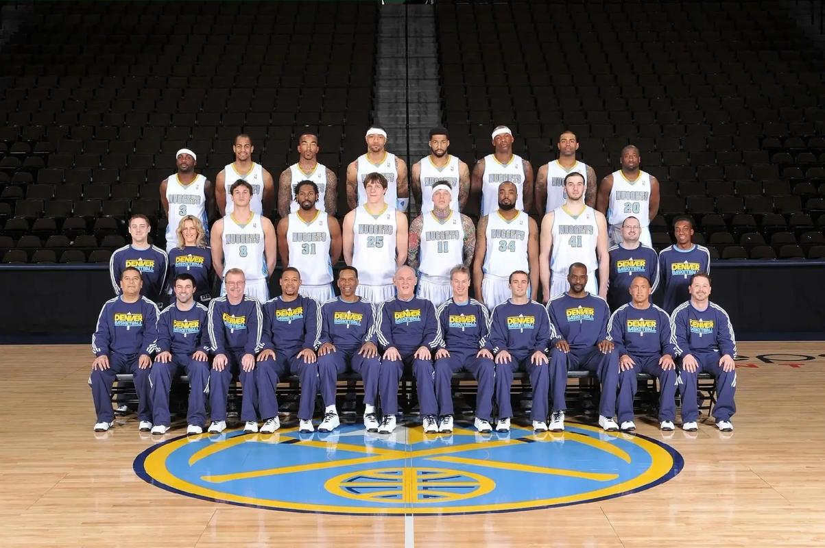 解说：篮球除天赋外不可或缺的还有智慧和经验 马刺还需努力学习（点评：篮球不止天赋，智慧与经验同样关键，马刺仍需加倍学习）