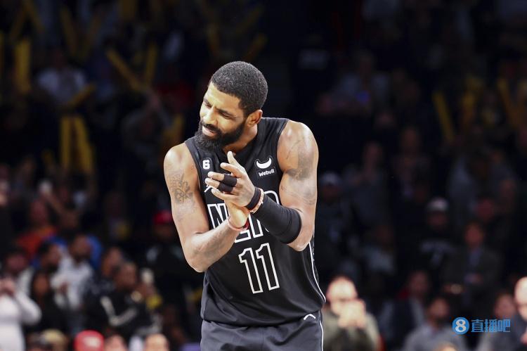 师徒重聚，阿隆索与维尔茨赛后拥抱致意，后者赠出比赛球衣（赛后再续师徒情：阿隆索与维尔茨相拥致意，维尔茨赠出比赛球衣）