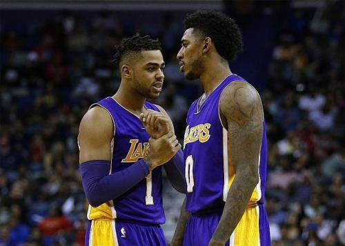 弗拉格迎19岁第一战！狂砍33分9板9助 生死时刻连拿5分险胜掘金（弗拉格19岁首战爆发：33分9板9助，关键时刻连拿5分险胜掘金）