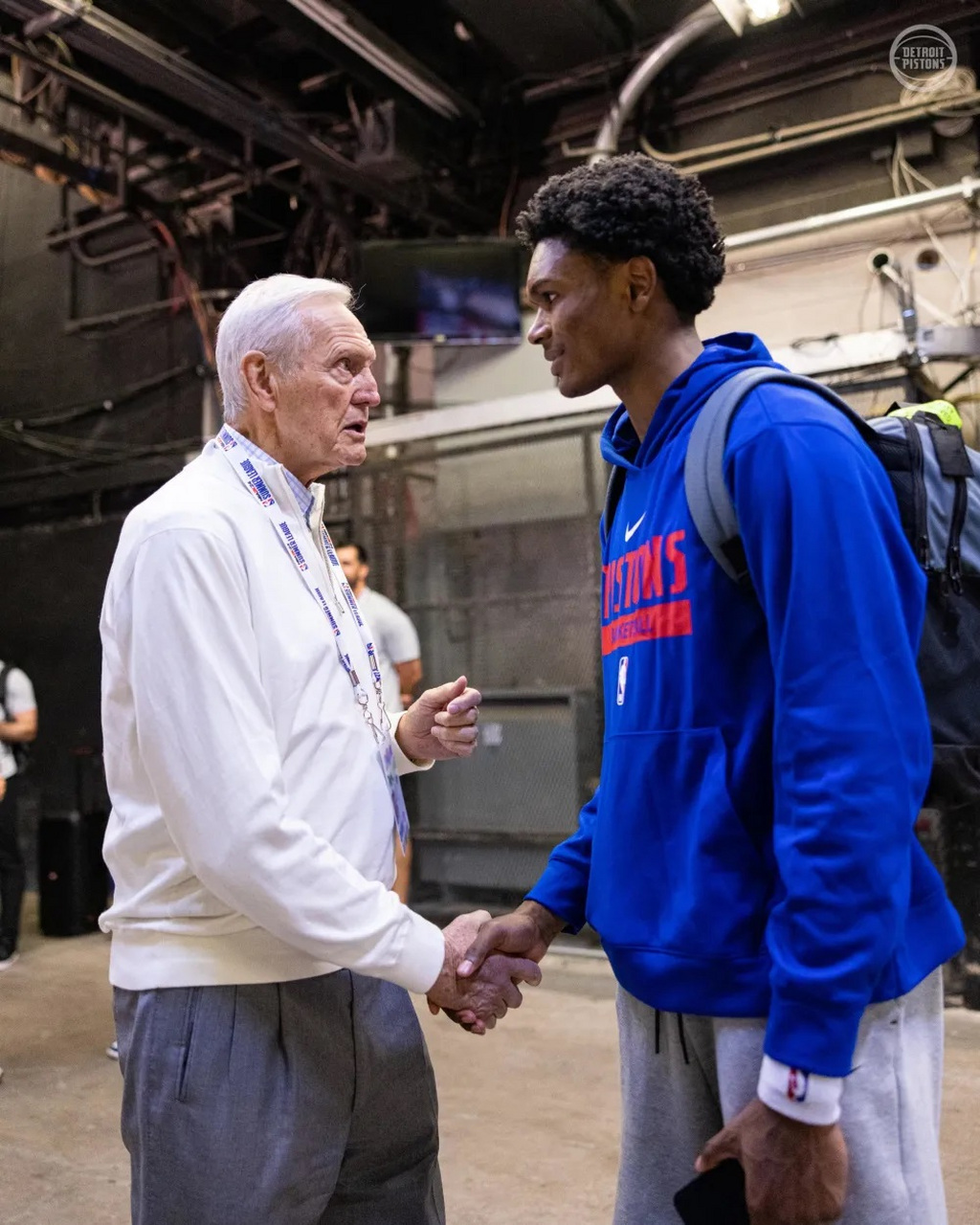 法甲前瞻：尼斯主场御敌盼止颓势，马赛先赛取胜即可登顶（法甲前瞻：尼斯力拼主场止颓，马赛先赛赢球即登顶）