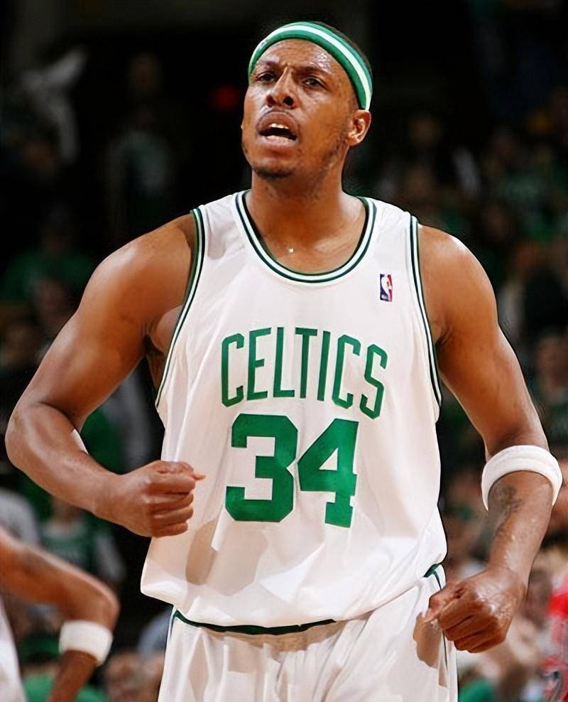 赛季第1次！-61！你们仨把直接湖人打散了，残忍（赛季首次出现-61分分差！三人合力让湖人彻底崩盘，太狠了）